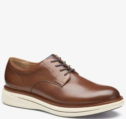 Momentum Plain Toe