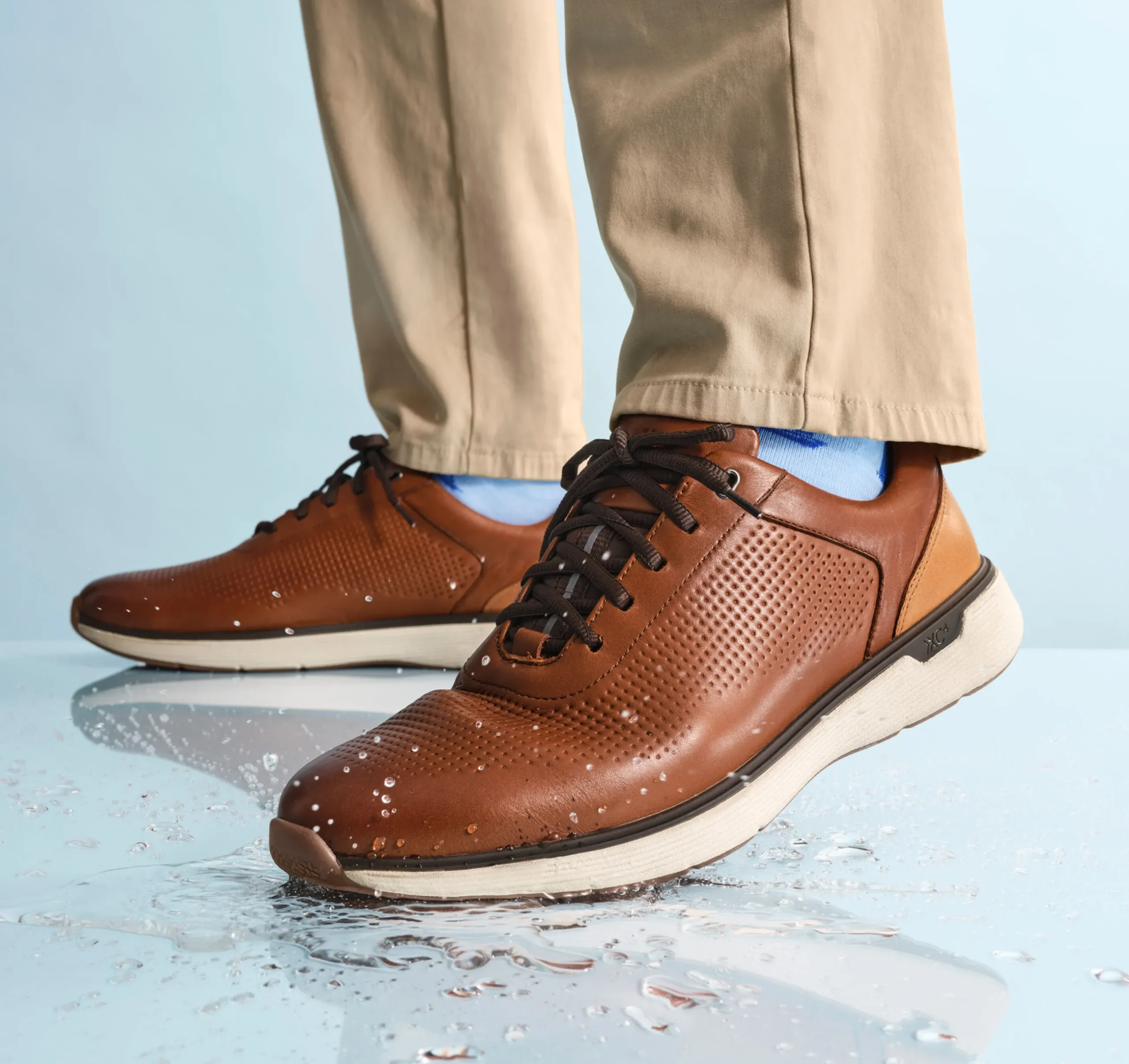 XC4® Prentiss 2 Embossed U-Throat